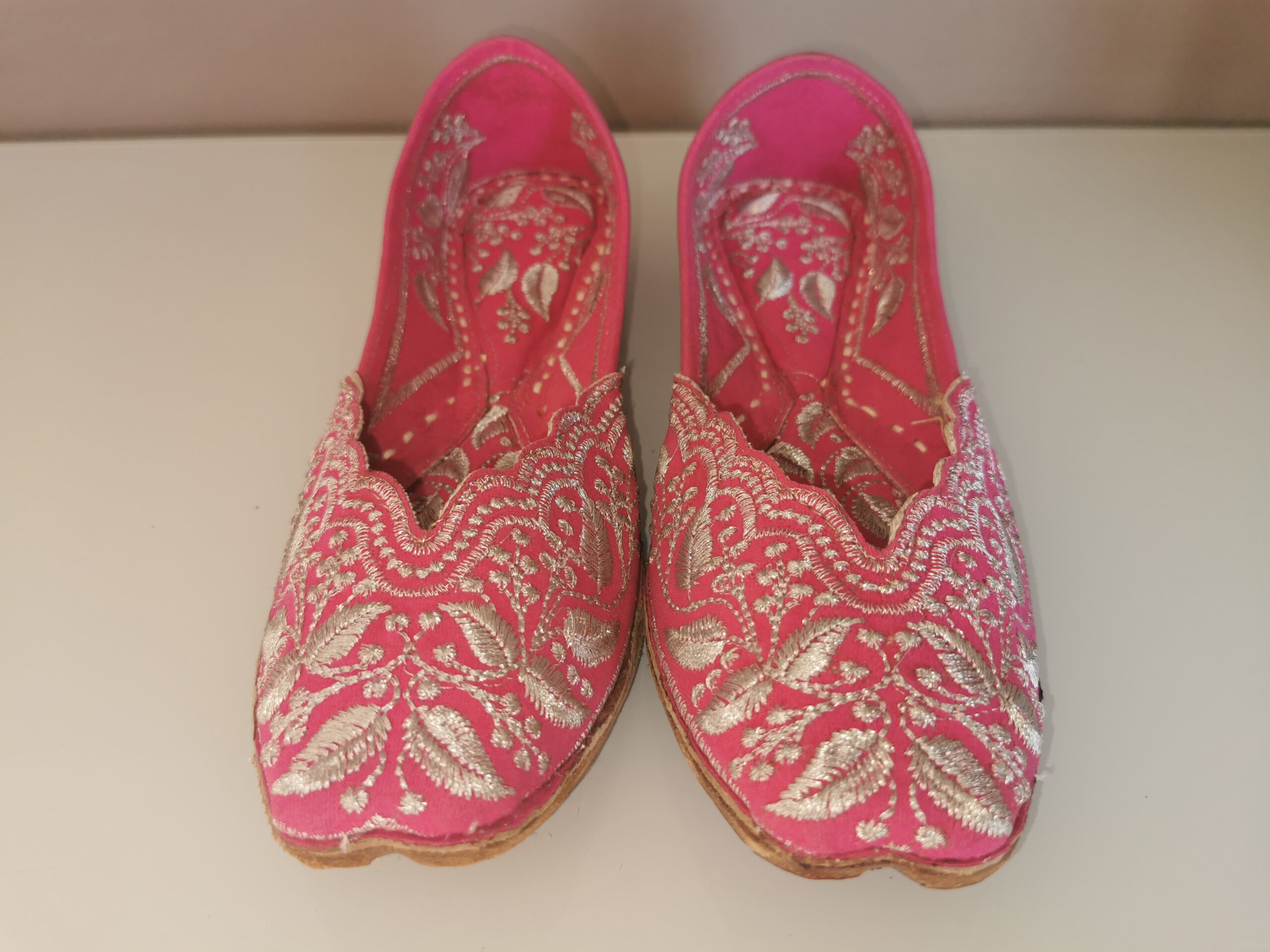 Punjabi Jutti - Pink With Silver Embroidery
