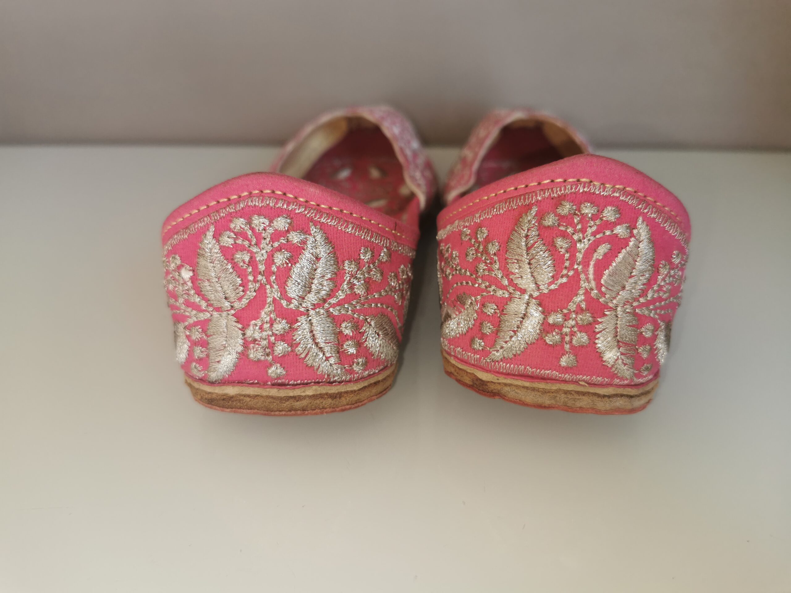 Punjabi Jutti - Pink With Silver Embroidery
