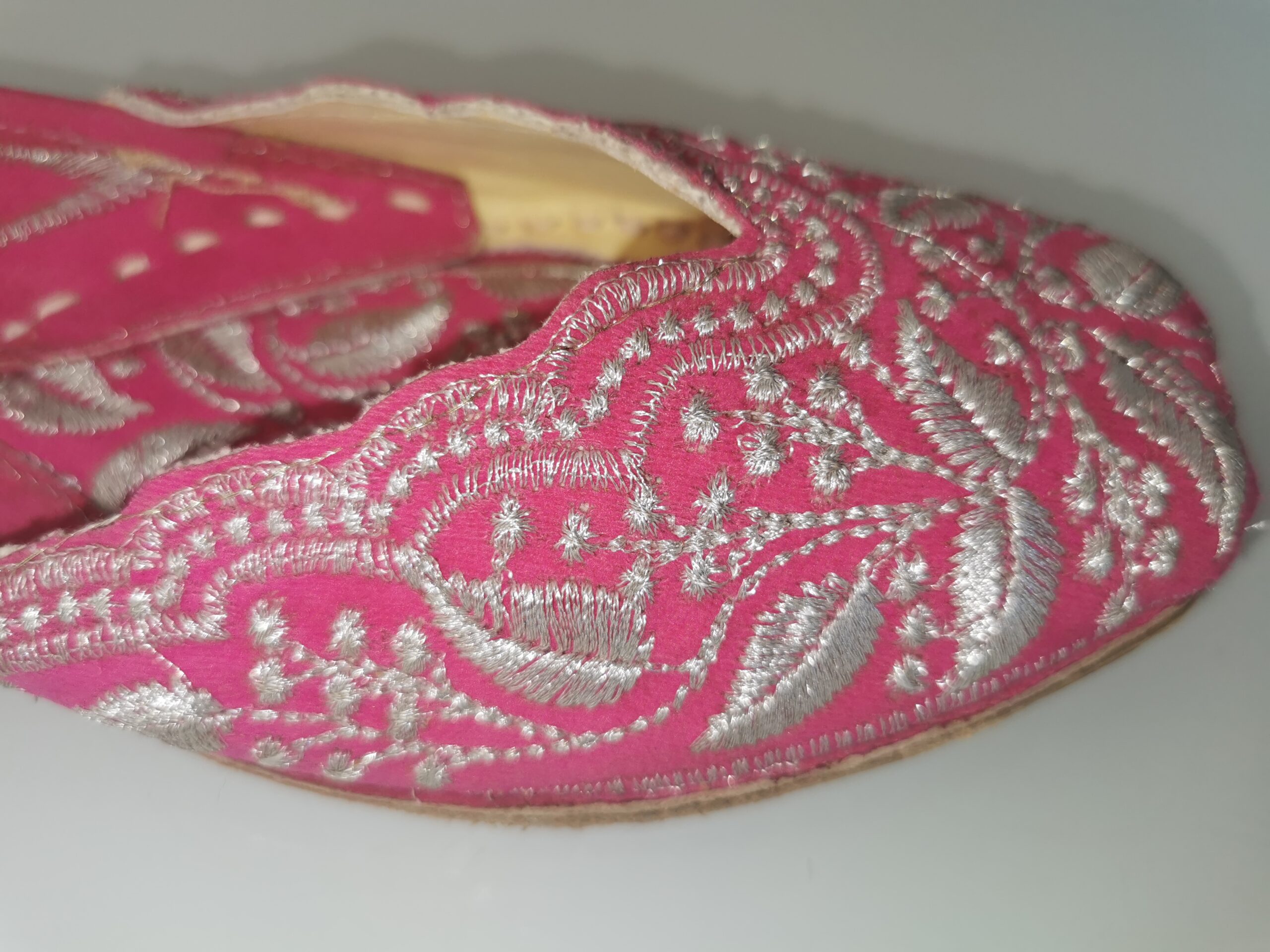 Punjabi Jutti - Pink With Silver Embroidery