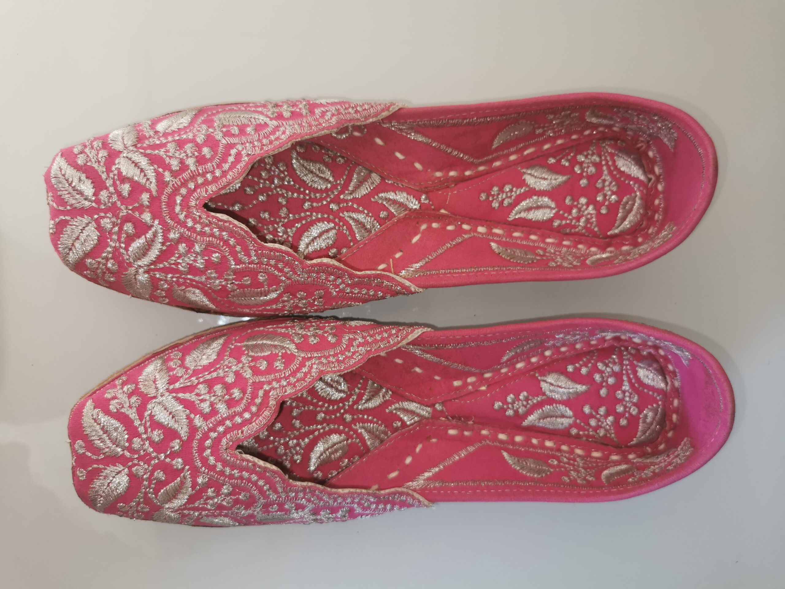Punjabi Jutti - Pink With Silver Embroidery