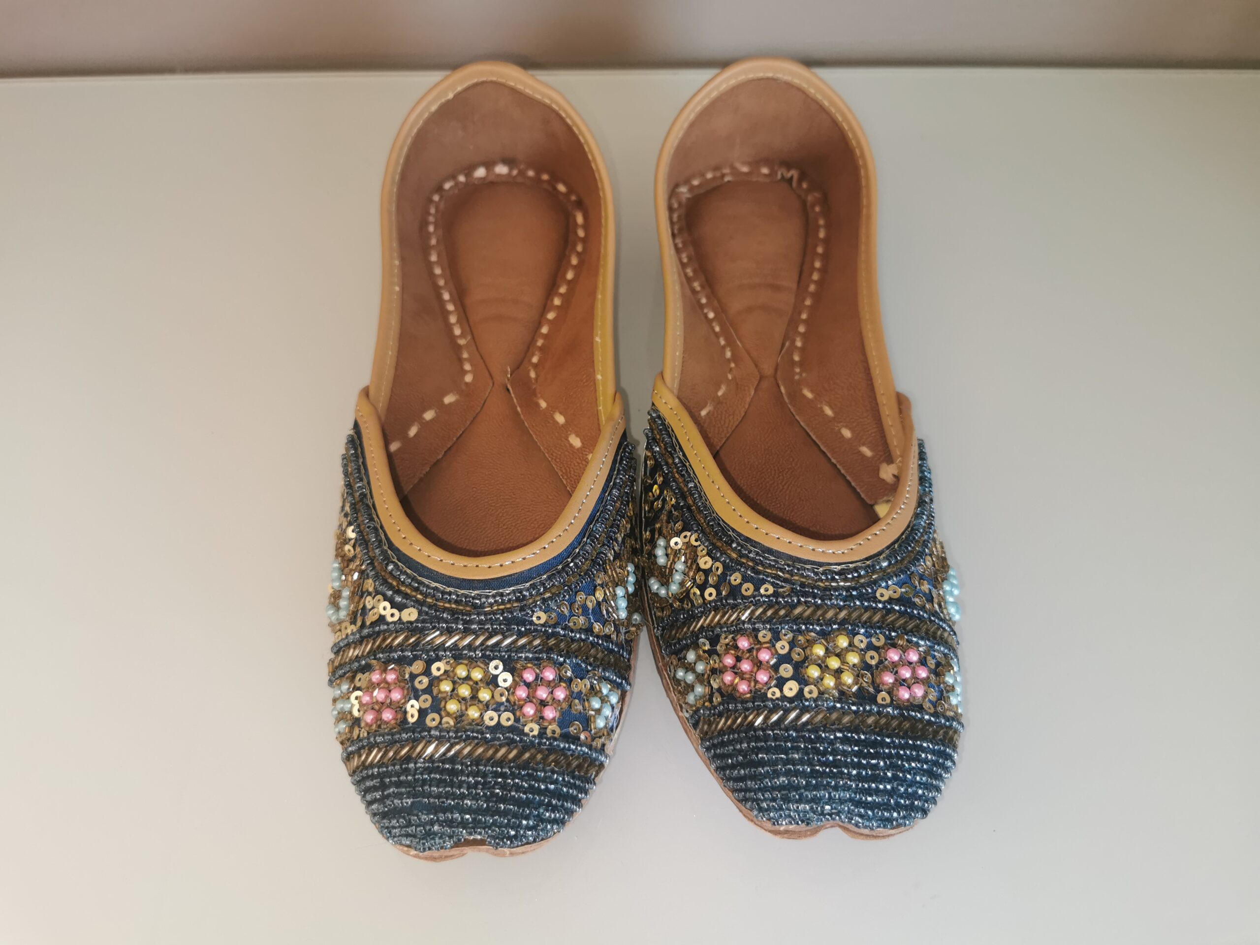 Punjabi Jutti - Blue with multi color parle