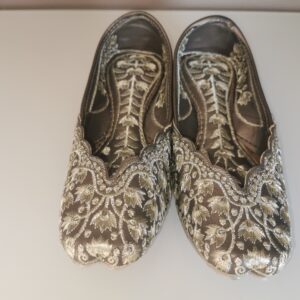 Punjabi Jutti - Storm Gray With Silver Embroidery