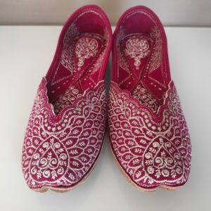 punjabi jutti magenta with silver embroidery